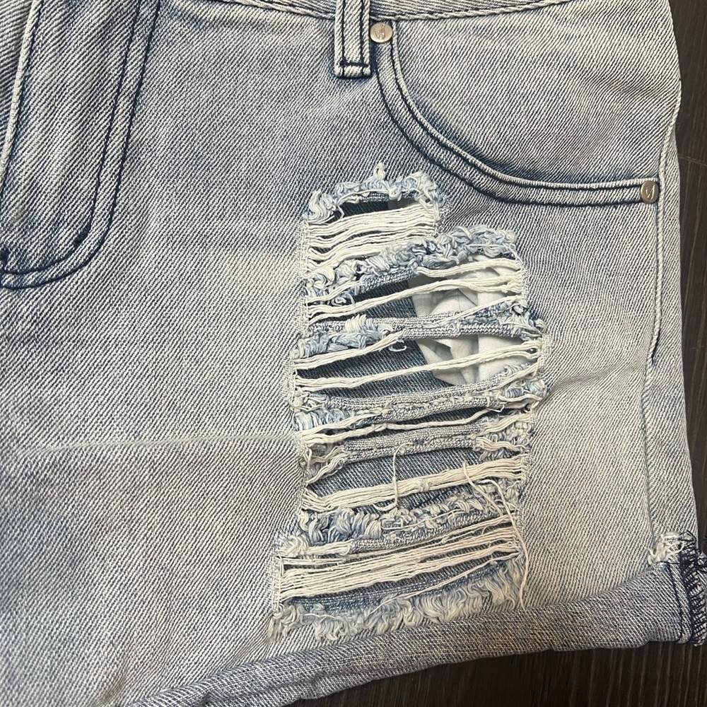 Women’s Denim Short - Picture 2 of 4
